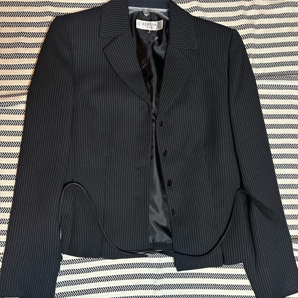 Stresa ASL Black Pinstripe Women's Blazer and‎ Skirt Set size 4